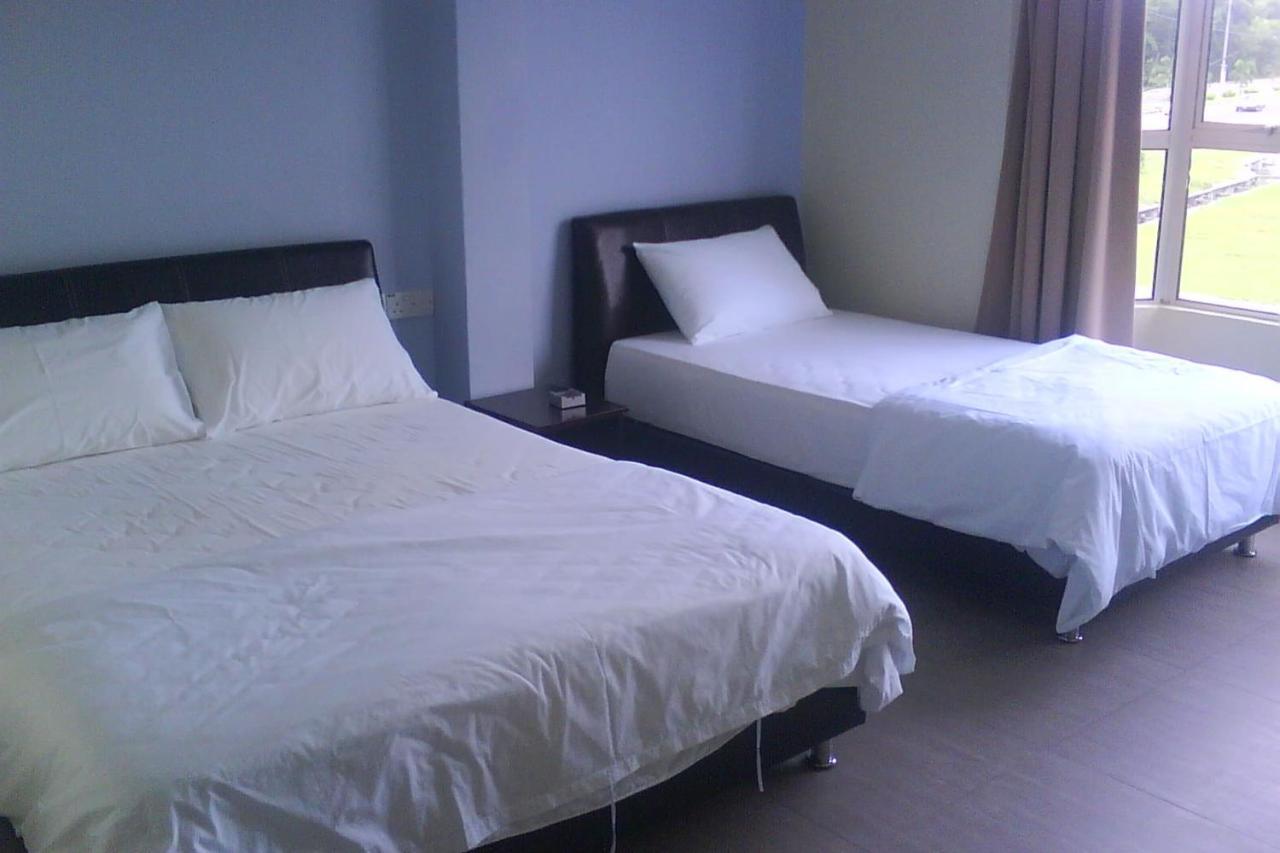 Oyo 90021 Star View Hotel Kampong Batu Tiga Exterior photo